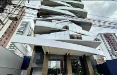 Imagem: O apartamento possui 4 Dormitórios, 5 Banheiros, 3 Vagas na