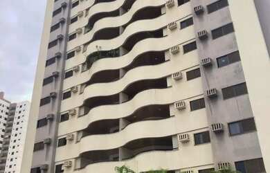 Imagem: O apartamento possui 4 Dormitórios, 3 Banheiros, 2 Vagas na