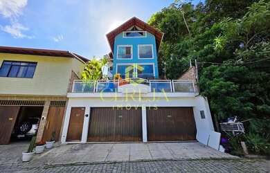 Imagem: A casa à venda possui 3 Dormitórios, 5 Banheiros, 2 Vagas