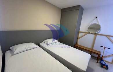 Imagem: A casa possui 4 Dormitórios, 5 Banheiros, 4 Vagas na garagem