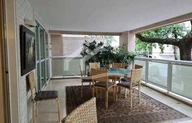 Imagem: O apartamento possui 4 Dormitórios, 4 Banheiros, 3 Vagas na