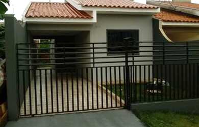 Imagem: A casa possui 2 Dormitórios, 1 Vaga na garagem, 70m² de Área