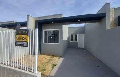 Imagem: A casa possui 2 Dormitórios, 1 Banheiro, 1 Vaga na garagem