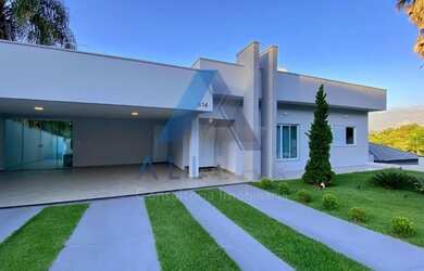 Imagem: A casa em condomínio possui 3 Dormitórios, 5 Banheiros, 4