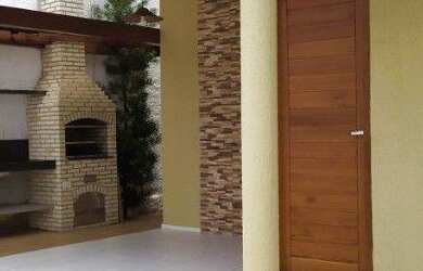 Imagem: A casa possui 3 Dormitórios, 2 Banheiros e está localizado