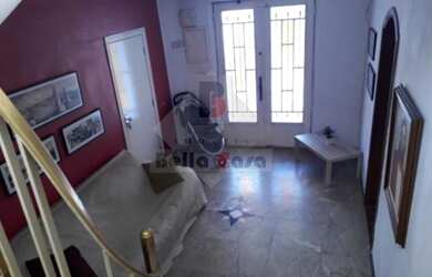 Imagem: A casa possui 4 Dormitórios, 4 Banheiros, 3 Vagas na garagem