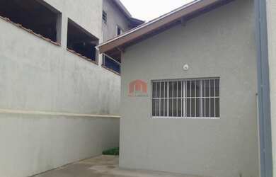 Imagem: A casa possui 2 Dormitórios, 2 Banheiros, 2 Vagas na garagem