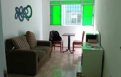 Imagem: O apartamento possui 2 Dormitórios, 1 Banheiro, 1 Vaga na garagem