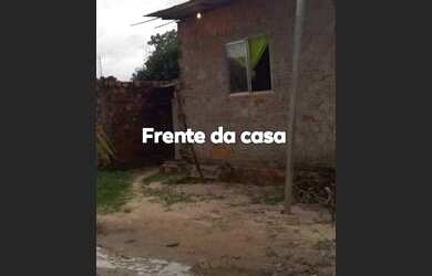 Imagem: A casa possui 2 Dormitórios, 1 Banheiro, 1 Vaga na garagem