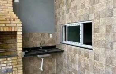 Imagem: A casa possui 2 Dormitórios, 2 Banheiros, 2 Vagas na garagem