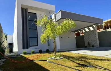 Imagem: A casa em condomínio possui 3 Dormitórios, 3 Banheiros, 4