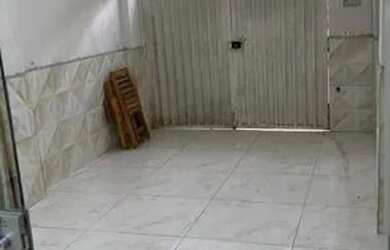 Imagem: A casa possui 2 Dormitórios, 2 Banheiros, 1 Vaga na garagem