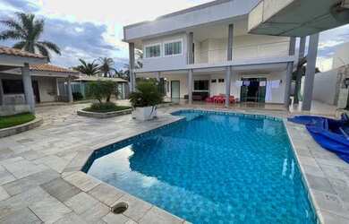 Imagem: A casa em condomínio possui 4 Dormitórios, 5 Banheiros, 5