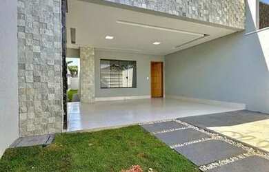 Imagem: A casa possui 3 Dormitórios, 2 Banheiros, 1 Vaga na garagem