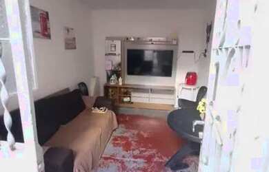 Imagem: A casa possui 2 Dormitórios, 1 Banheiro, Imóvel novo e está