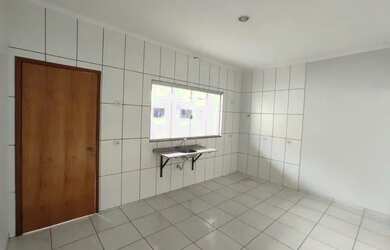 Imagem: A casa em condomínio possui 1 Dormitório, 1 Banheiro, 1 Vaga