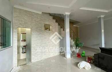 Imagem: A casa possui 5 Dormitórios, 3 Banheiros, 3 Vagas na garagem