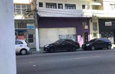 Imagem: O depósito possui 2 Vagas na garagem, 476m² de Área e está