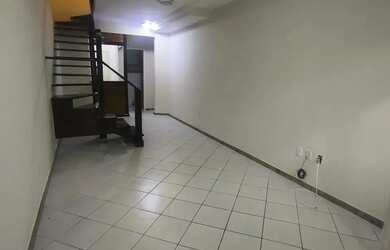 Imagem: A casa possui 2 Dormitórios, 2 Banheiros, 1 Vaga na garagem