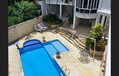 Imagem 2: Casa de Luxo com Piscina. Piscina, Churrasqueira, Imóvel mobiliadoeAr-condicionado