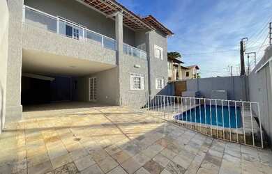 Imagem: A casa possui 5 Dormitórios, 4 Banheiros, 4 Vagas na garagem