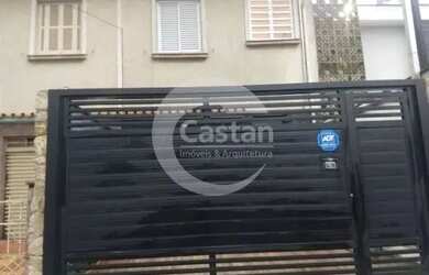 Imagem: A casa possui 3 Dormitórios, 2 Banheiros, 3 Vagas na garagem