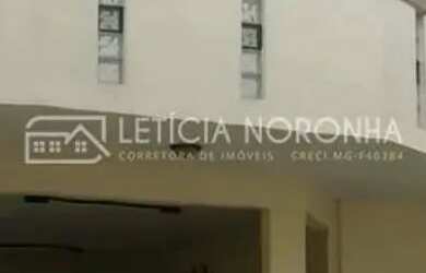 Imagem: A casa possui 5 Dormitórios, 4 Banheiros, 2 Vagas na garagem