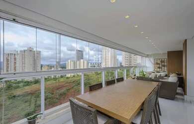 Imagem: O apartamento possui 4 Dormitórios, 5 Banheiros, 3 Vagas na