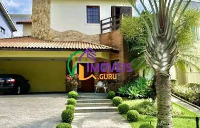 Imagem: A casa em condomínio possui 4 Dormitórios, 5 Banheiros, 4