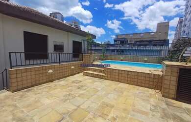 Imagem: A casa possui 5 Dormitórios, 3 Banheiros, 4 Vagas na garagem