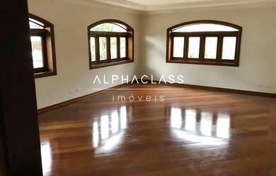 Imagem: A casa possui 4 Dormitórios, 5 Banheiros, 3 Vagas na garagem