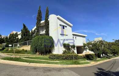 Imagem: A casa em condomínio possui 3 Dormitórios, 4 Banheiros, 4