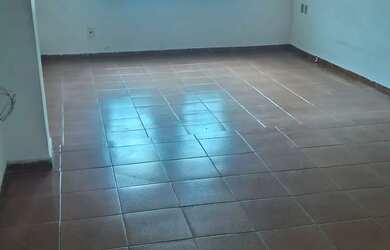 Imagem: A casa possui 5 Dormitórios, 3 Banheiros, 295m² de Área e