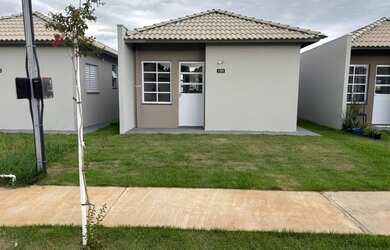 Imagem: A casa em condomínio possui 2 Dormitórios, 1 Banheiro, 2 Vagas