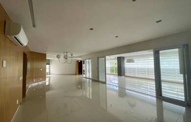 Imagem: O apartamento possui 4 Dormitórios, 5 Banheiros, 4 Vagas na