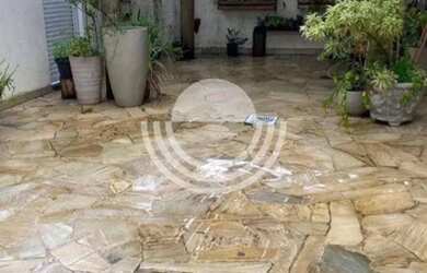 Imagem: A casa em condomínio possui 4 Dormitórios, 5 Banheiros, 5