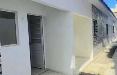 Imagem: A casa em condomínio à venda possui 2 Dormitórios, 1 Banheiro