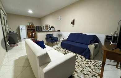 Imagem: A casa possui 3 Dormitórios, 2 Banheiros e 260m² de Área