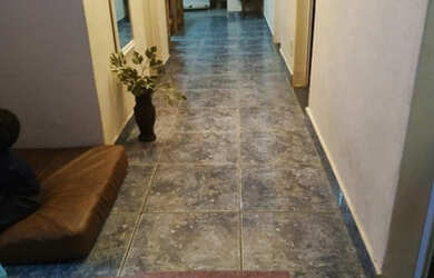 Imagem: A casa possui 3 Dormitórios, 1 Banheiro, 3 Vagas na garagem