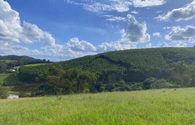 Imagem: O terreno possui 600m² de Área e está localizado em Nova