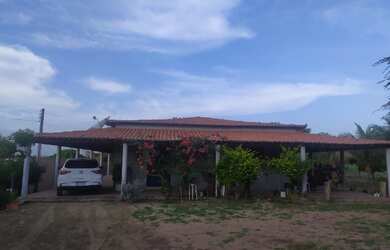 Imagem: A chácara possui 3.720m² de Área e está localizado em Área