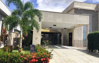 Imagem: A casa em condomínio possui 4 Dormitórios, 5 Banheiros, 4