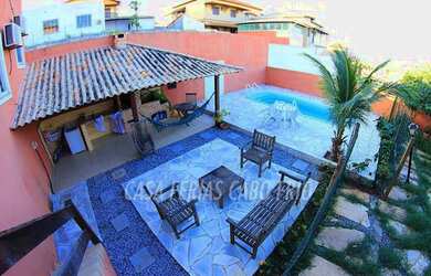 Imagem: A casa em condomínio possui 3 Dormitórios, 2 Banheiros, 210m²