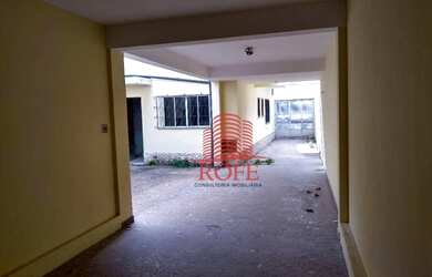 Imagem: O depósito possui 3 Vagas na garagem, 200m² de Área e está