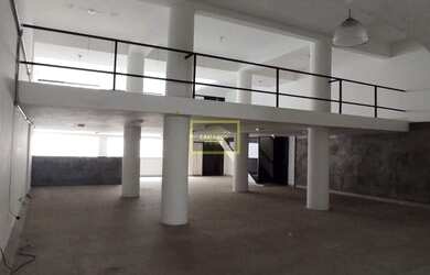 Imagem: O depósito para alugar possui e está localizado em Pinheiros