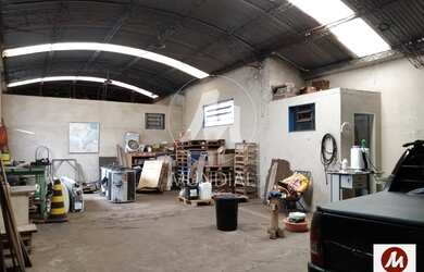 Imagem: O depósito possui 4 Vagas na garagem e 150m² de Área e está