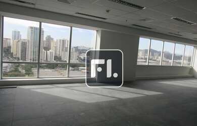 Imagem: O depósito possui 5 Vagas na garagem, 240m² de Área e está