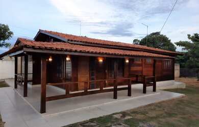 Imagem: A casa em condomínio possui 3 Dormitórios, 2 Banheiros, 4