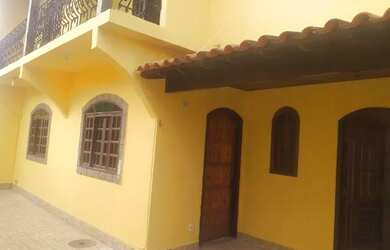 Imagem: A casa possui 2 Dormitórios, 1 Banheiro e 1 Vaga na garagem