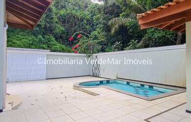 Imagem 7: Casa à Venda no Morro do Sorocotuba em Guarujá, praia do Éden